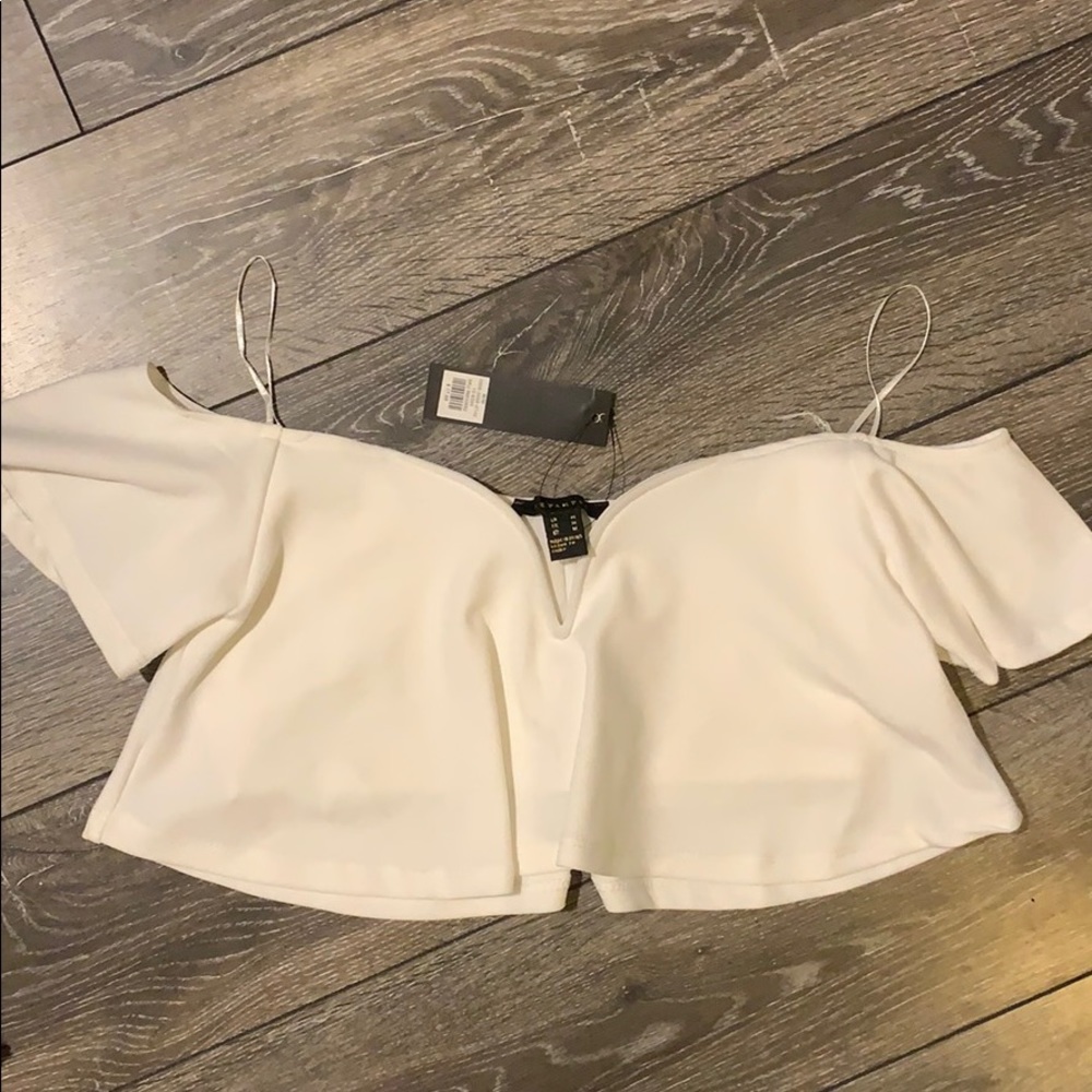 white v neck crop top